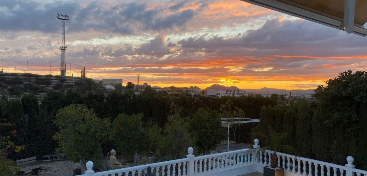 Herverkoop - Detached Villa -
Benimar - Benimar I