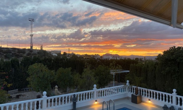 Herverkoop - Detached Villa -
Benimar - Benimar I