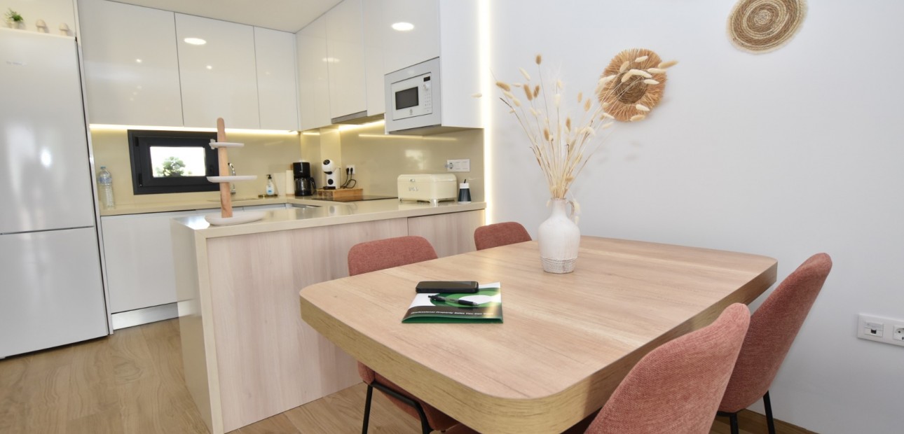 Herverkoop - Appartement / flat -
Torrevieja - Los Balcones