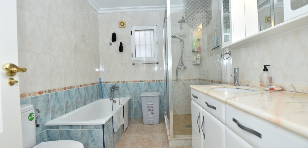 Herverkoop - Detached Villa -
Algorfa - Montemar