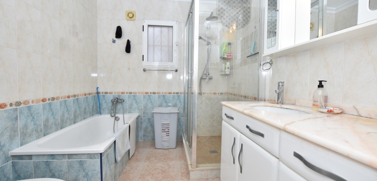 Herverkoop - Detached Villa -
Algorfa - Montemar