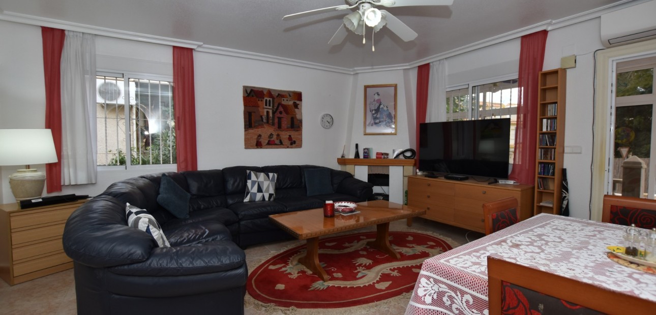 Herverkoop - Detached Villa -
Algorfa - Montemar