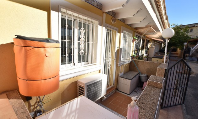 Herverkoop - Herenhuis -
Algorfa - Montemar