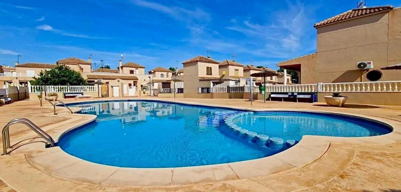 Herverkoop - Terraced house -
Torrevieja - Los Balcones - Los Altos del Edén