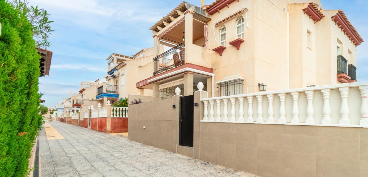 Verhuur - Appartement / flat -
Orihuela Costa - Playa Flamenca