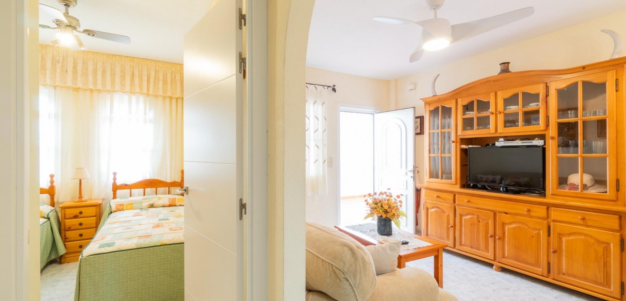 Verhuur - Appartement / flat -
Orihuela Costa - Playa Flamenca