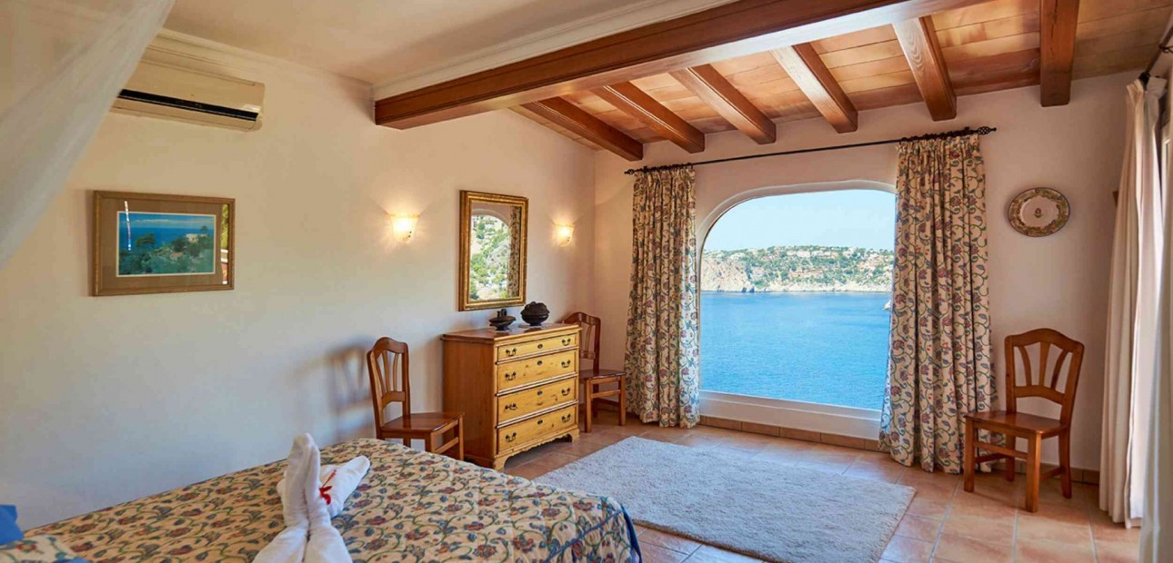 Herverkoop - Villa -
Port d'Andratx - Andratx