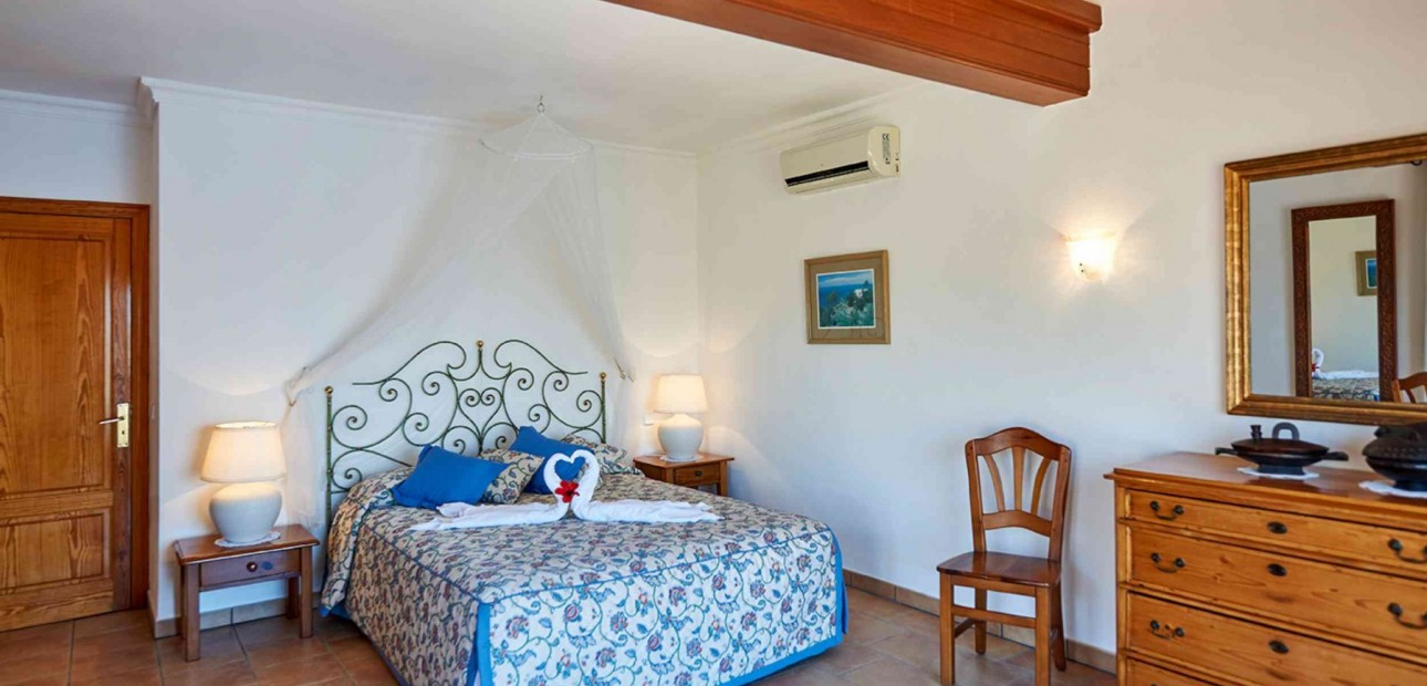 Herverkoop - Villa -
Port d'Andratx - Andratx