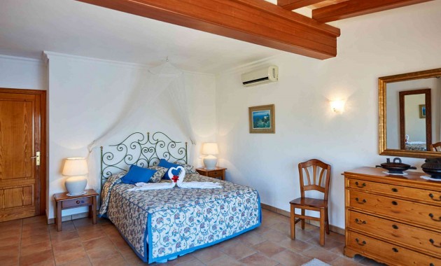 Herverkoop - Villa -
Port d'Andratx - Andratx