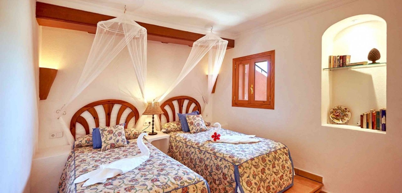 Herverkoop - Villa -
Port d'Andratx - Andratx