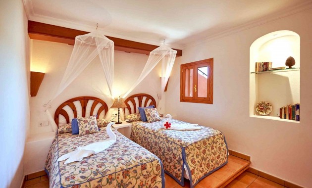 Herverkoop - Villa -
Port d'Andratx - Andratx