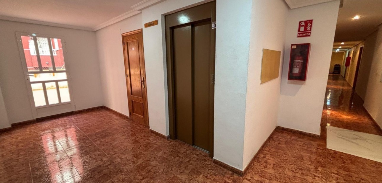 Sale - Apartment / flat -
Torrevieja - torrevieja