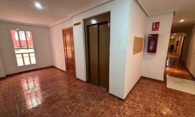 Sale - Apartment / flat -
Torrevieja - torrevieja