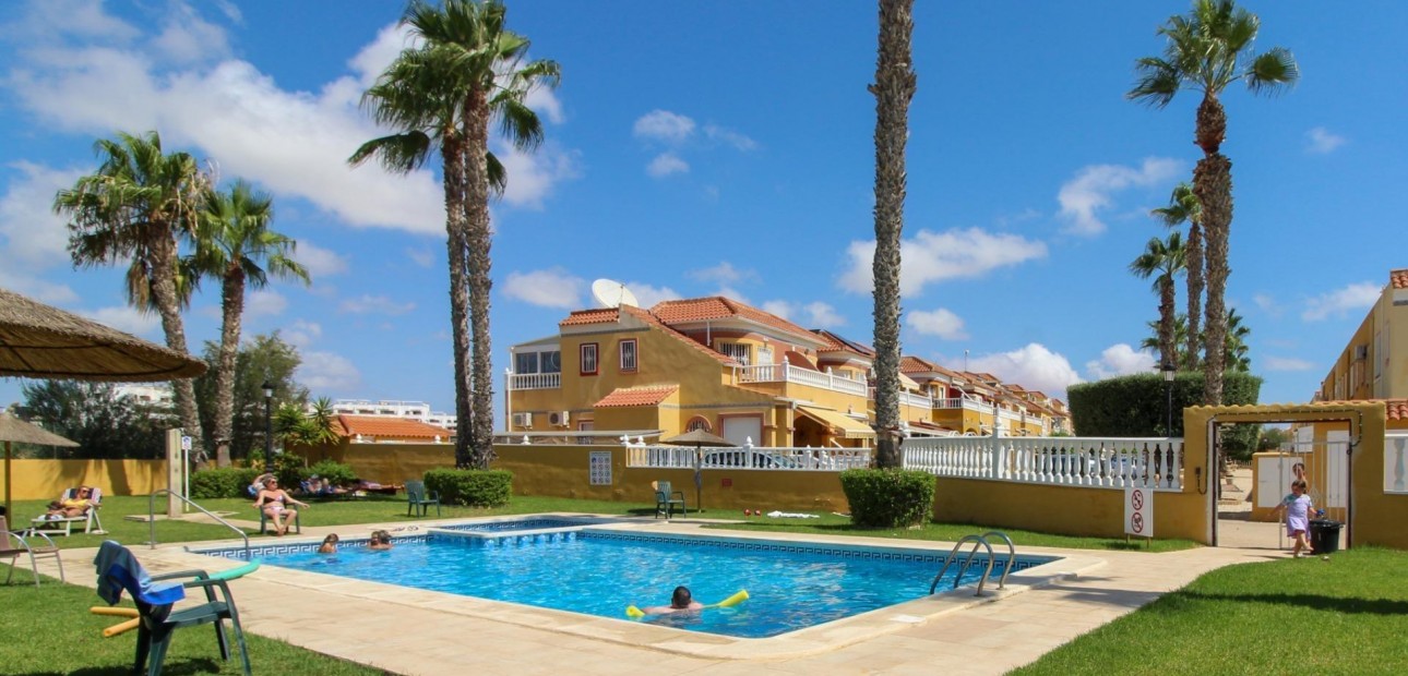 Herverkoop - Terraced house -
Orihuela Costa - Cabo Roig