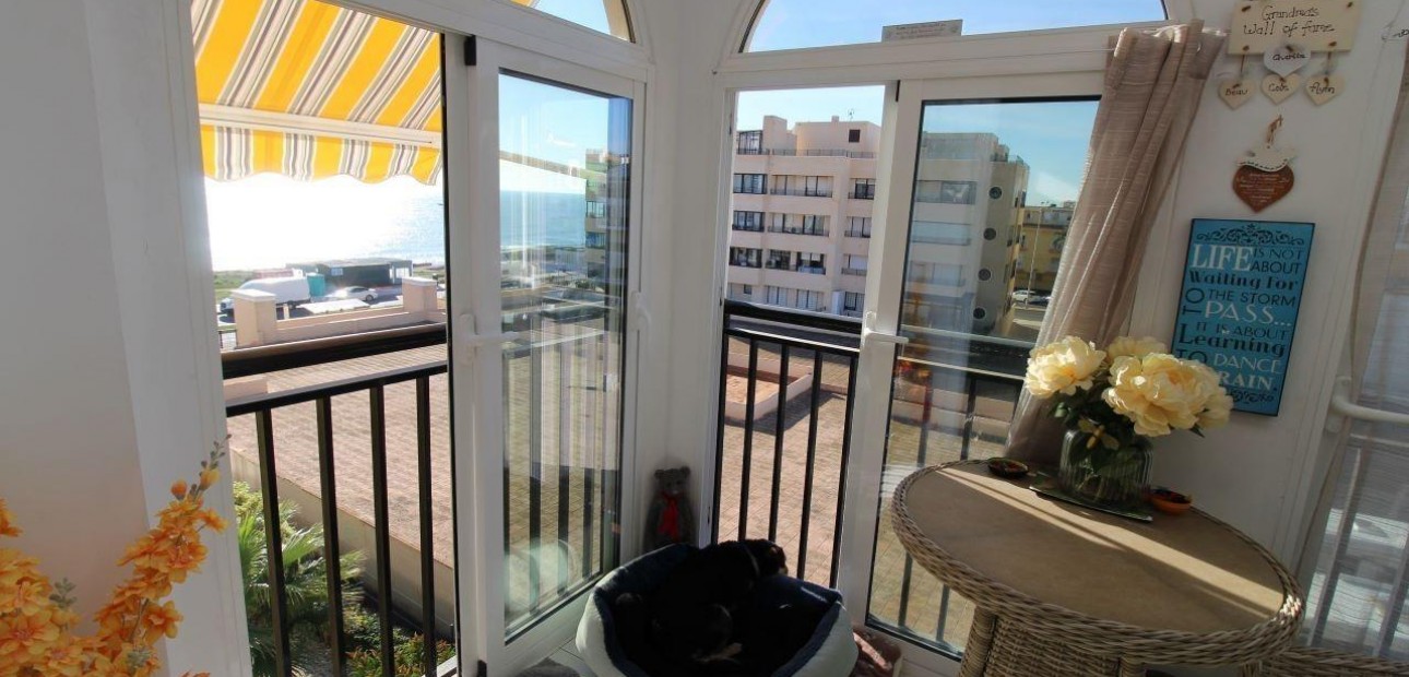 Sale - Apartment / flat -
Torrevieja - La veleta