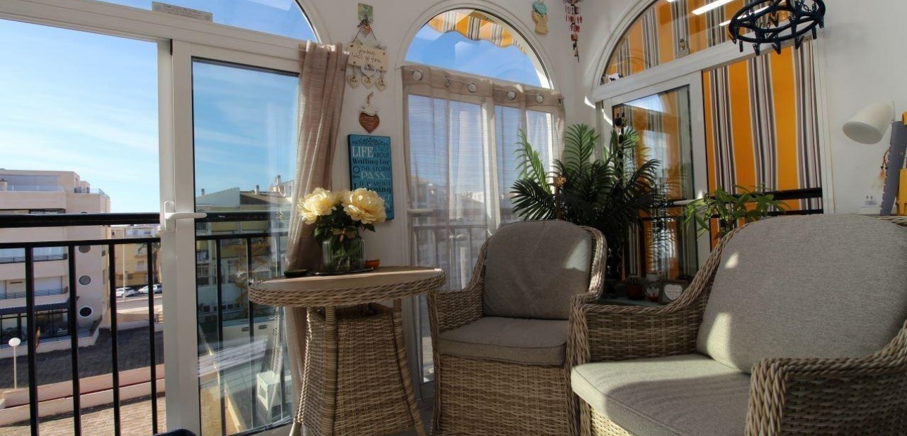 Sale - Apartment / flat -
Torrevieja - La veleta