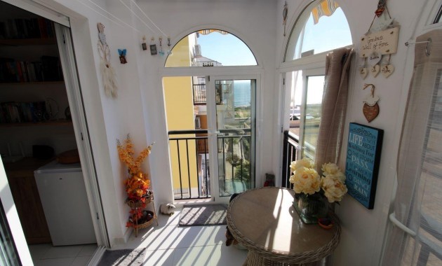 Sale - Apartment / flat -
Torrevieja - La veleta