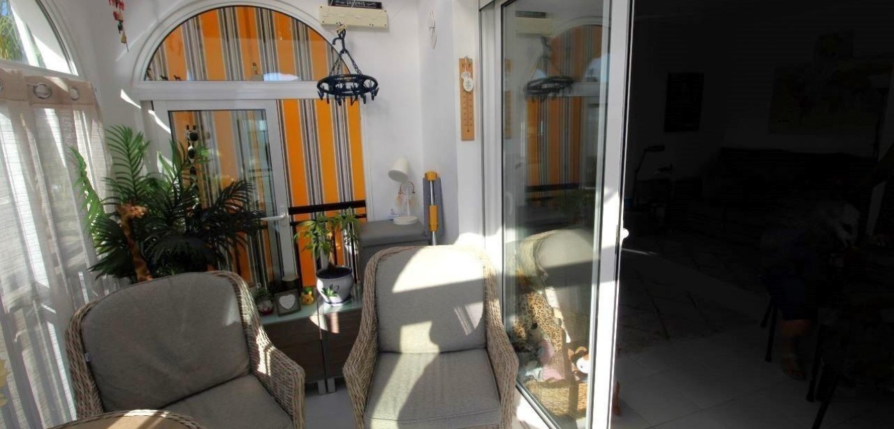 Sale - Apartment / flat -
Torrevieja - La veleta