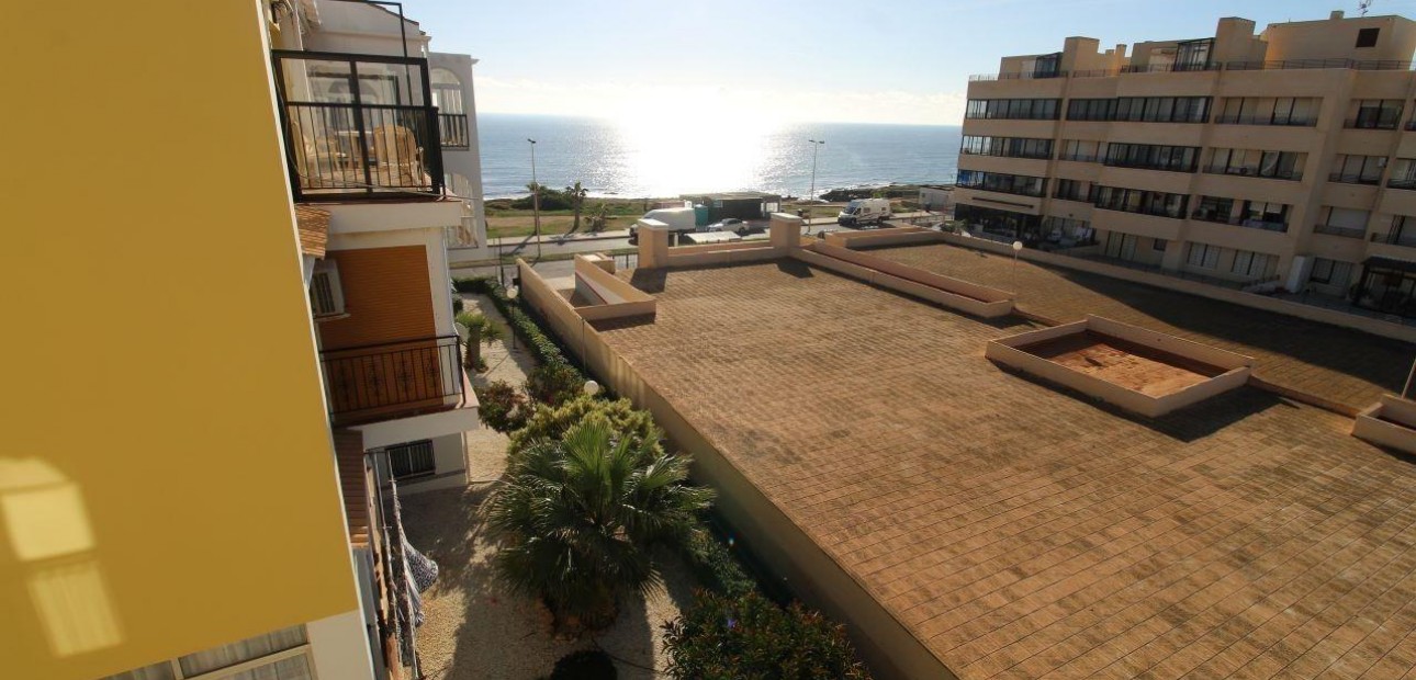 Sale - Apartment / flat -
Torrevieja - La veleta