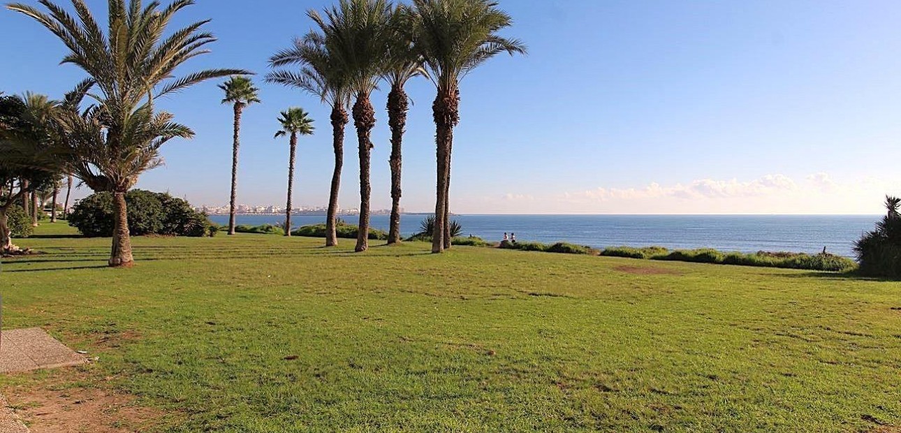 Sale - Apartment / flat -
Torrevieja - La veleta