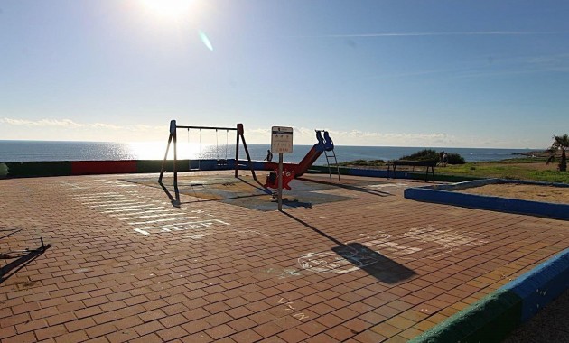 Sale - Apartment / flat -
Torrevieja - La veleta