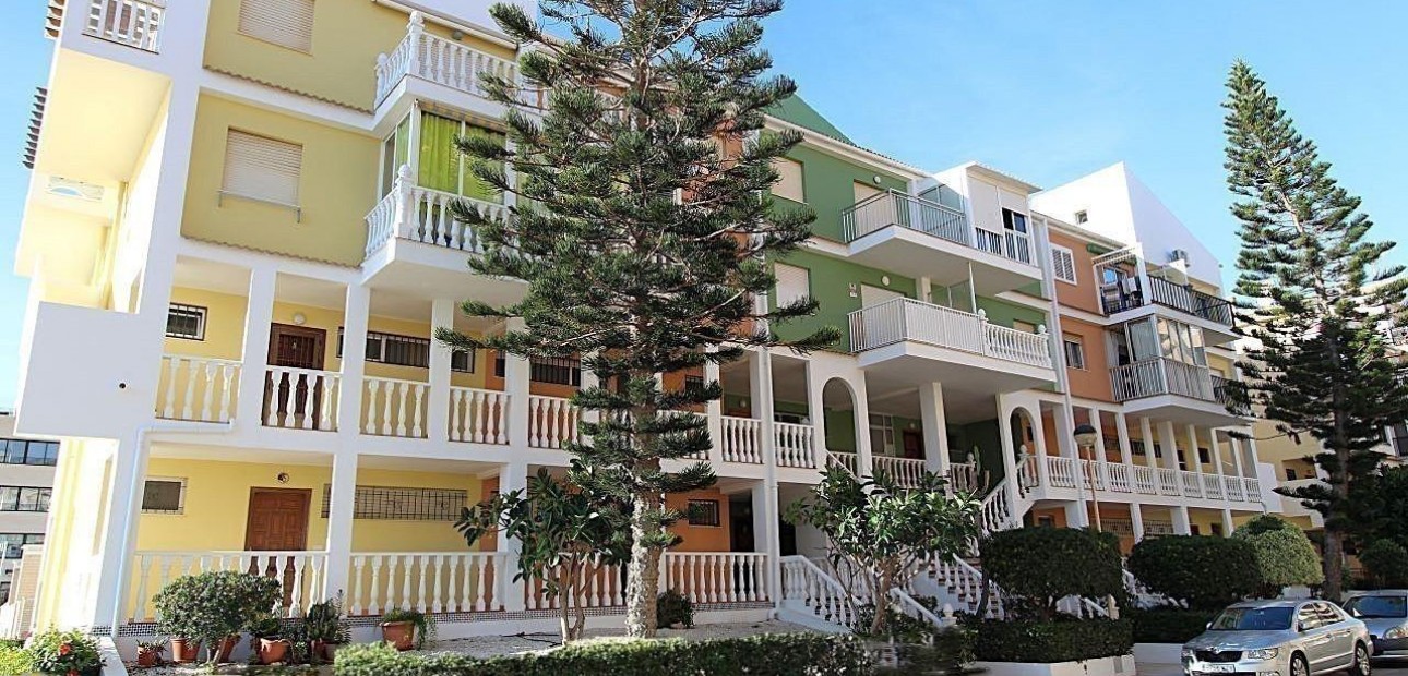 Sale - Apartment / flat -
Torrevieja - La veleta