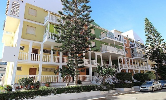 Sale - Apartment / flat -
Torrevieja - La veleta