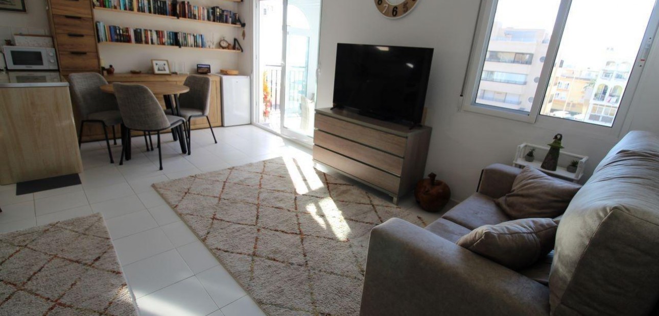 Sale - Apartment / flat -
Torrevieja - La veleta