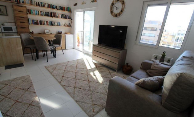 Sale - Apartment / flat -
Torrevieja - La veleta