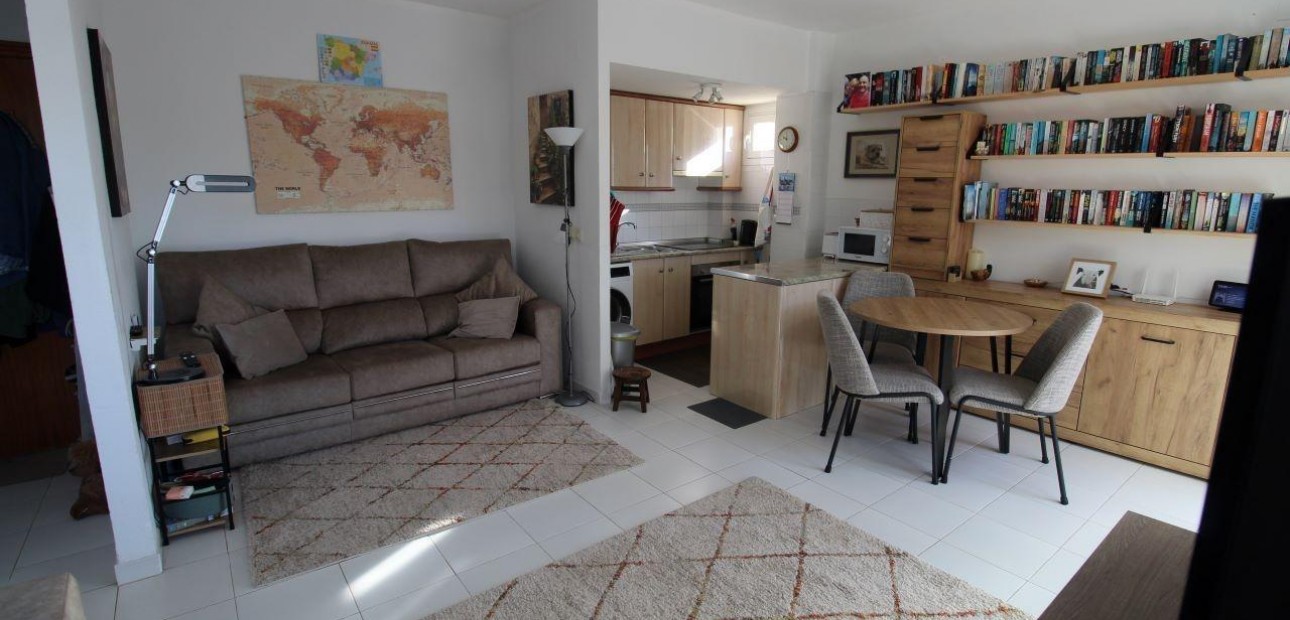 Sale - Apartment / flat -
Torrevieja - La veleta
