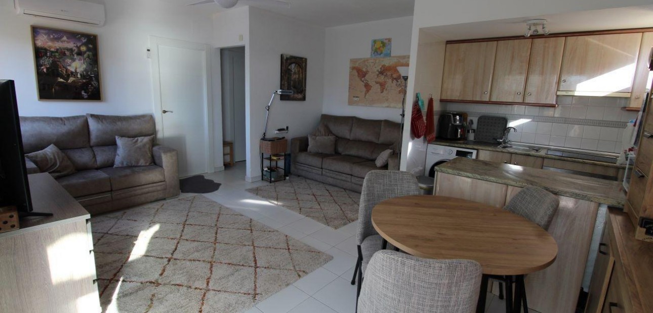 Sale - Apartment / flat -
Torrevieja - La veleta