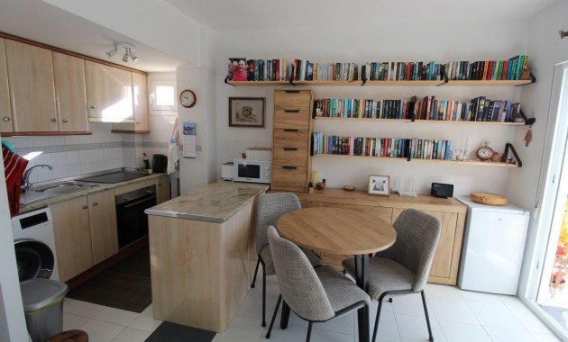 Sale - Apartment / flat -
Torrevieja - La veleta