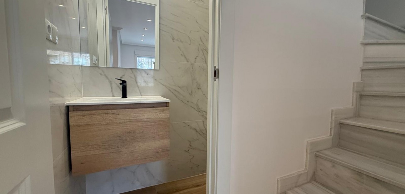 Herverkoop - duplex -
Torrevieja - Aguas Nuevas