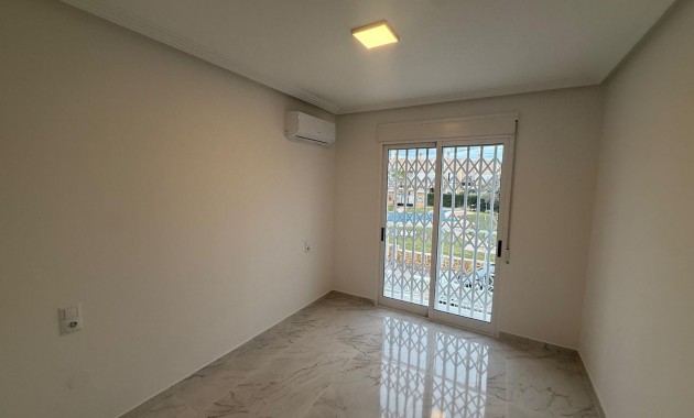 Herverkoop - duplex -
Torrevieja - Aguas Nuevas