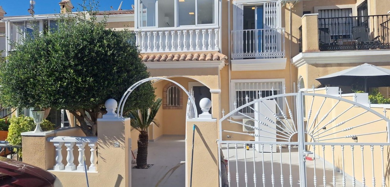Herverkoop - duplex -
Torrevieja - Aguas Nuevas