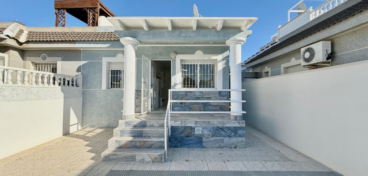 Herverkoop - Semi Detached Villa -
Torrevieja - El Chaparral