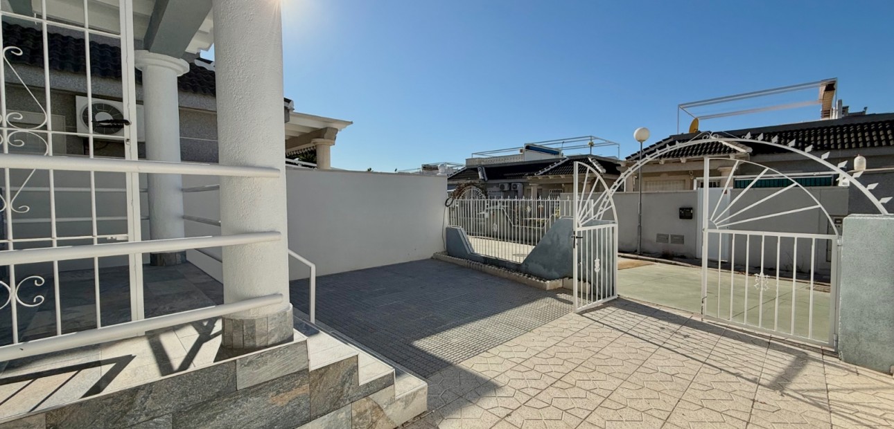 Herverkoop - Semi Detached Villa -
Torrevieja - El Chaparral