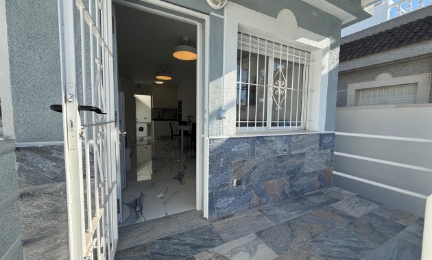 Herverkoop - Semi Detached Villa -
Torrevieja - El Chaparral