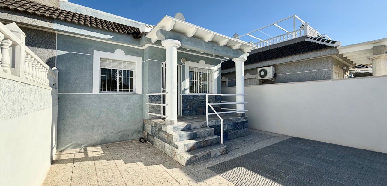 Herverkoop - Semi Detached Villa -
Torrevieja - El Chaparral