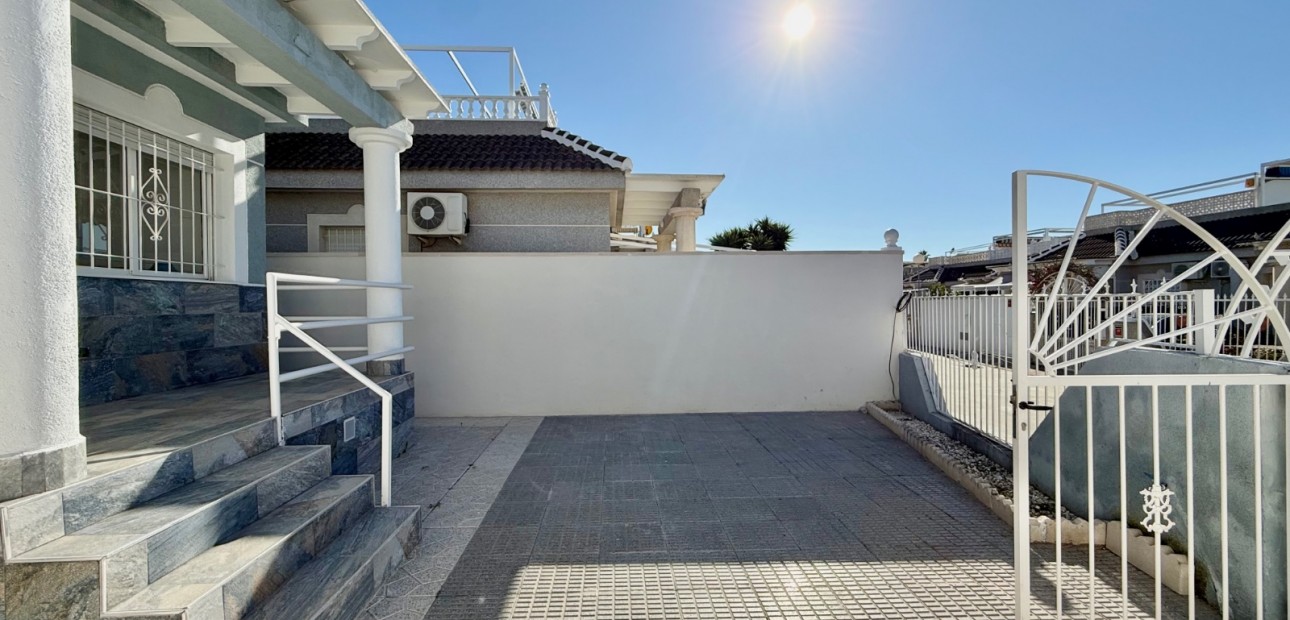 Herverkoop - Semi Detached Villa -
Torrevieja - El Chaparral