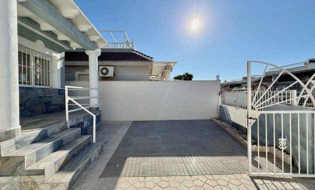Herverkoop - Semi Detached Villa -
Torrevieja - El Chaparral