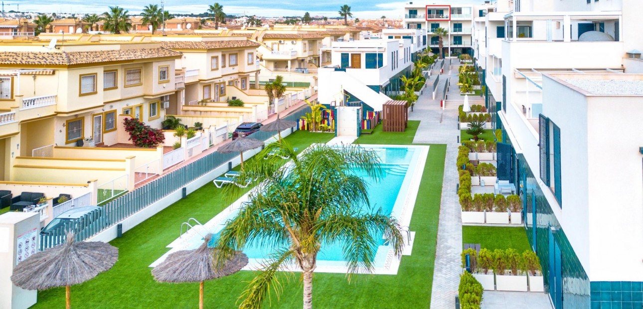 Herverkoop - Apartment - Penthouse -
Orihuela Costa - Playa Flamenca