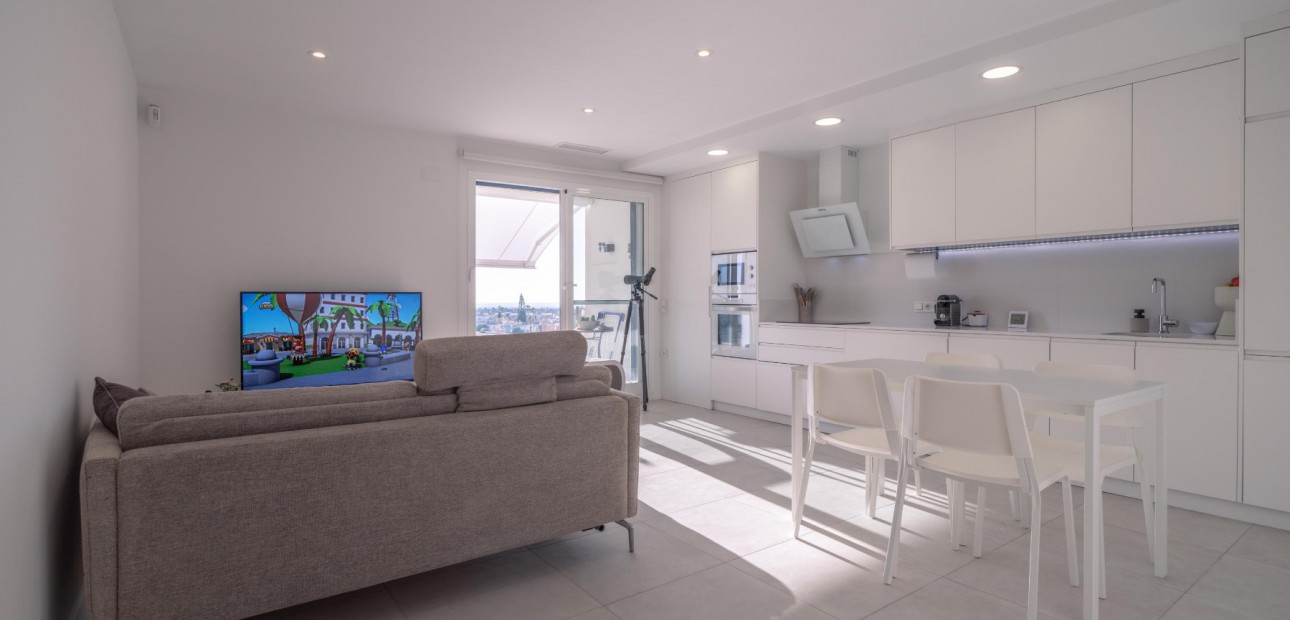 Herverkoop - Apartment - Penthouse -
Orihuela Costa - Playa Flamenca