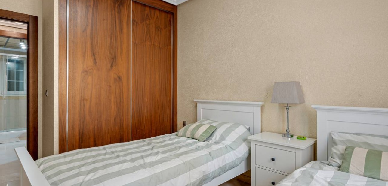 Herverkoop - Appartement / flat -
Cabo Roig