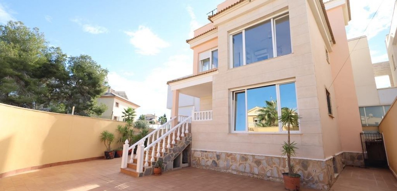 Herverkoop - Villa -
Orihuela Costa - Villamartín-Las Filipinas