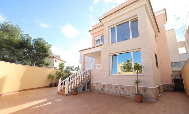 Herverkoop - Villa -
Orihuela Costa - Villamartín-Las Filipinas