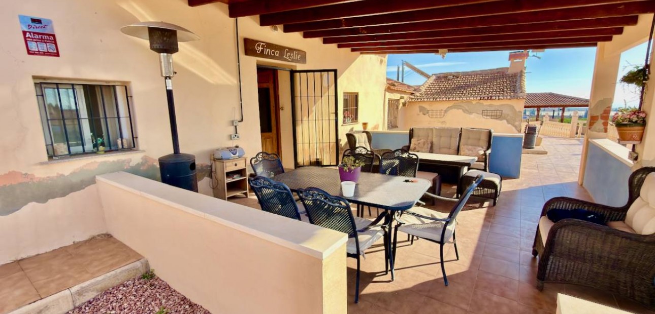 Herverkoop - Finca / Country Property -
Orihuela