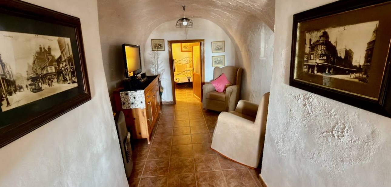 Herverkoop - Finca / Country Property -
Orihuela