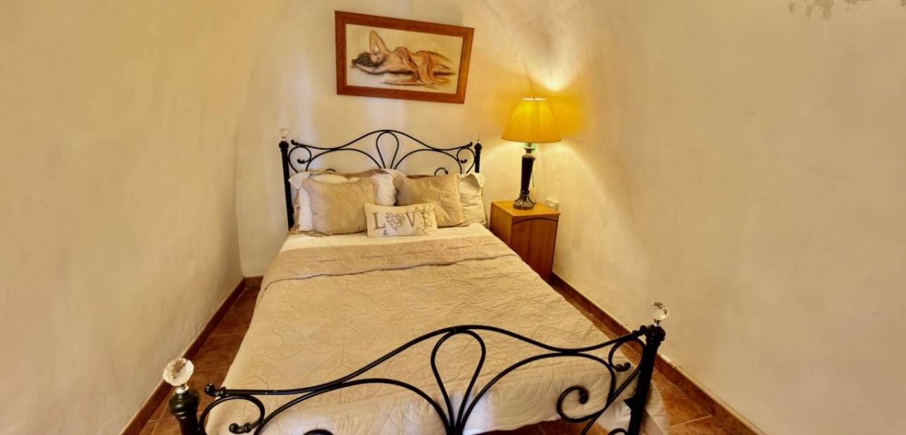 Herverkoop - Finca / Country Property -
Orihuela