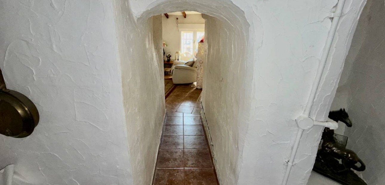 Herverkoop - Finca / Country Property -
Orihuela